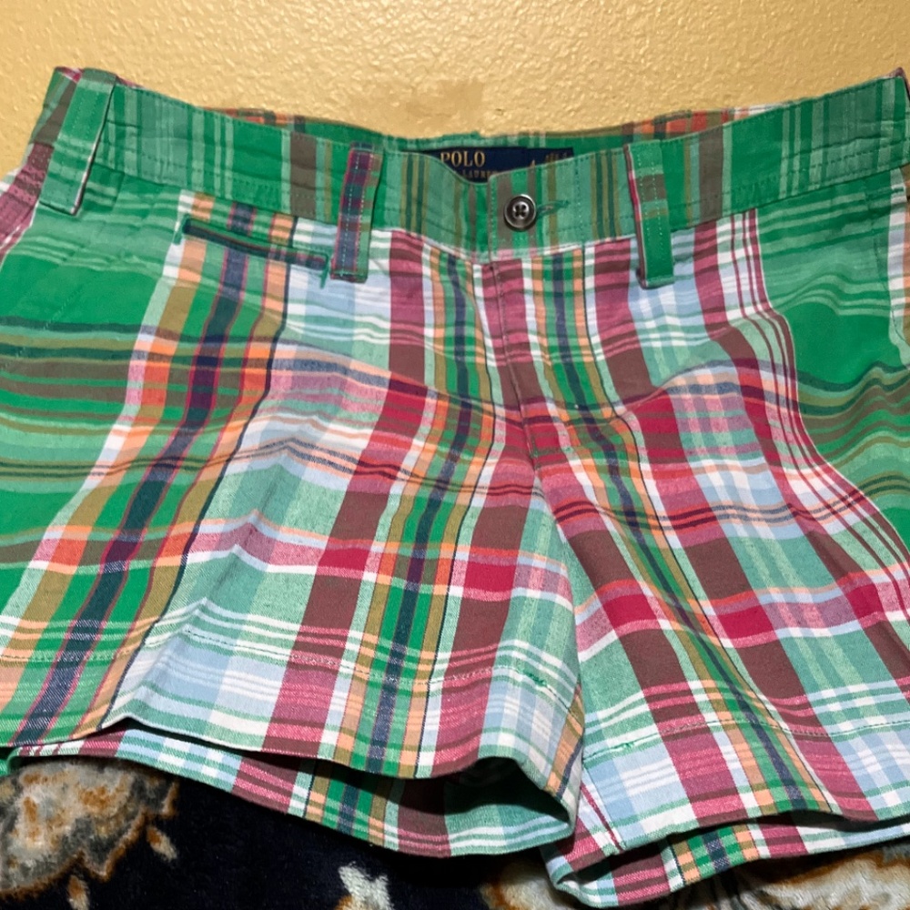 Women’s plaid shorts